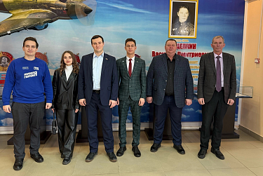 Молодые парламентарии выезжают в территории области